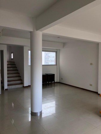 ¡Departamento muy LUMINOSO en DUPLEX! 