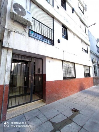 ¡LUMINOSO y TRANQUILO monoambiente con BUENA DISTRIBUCIÓN!