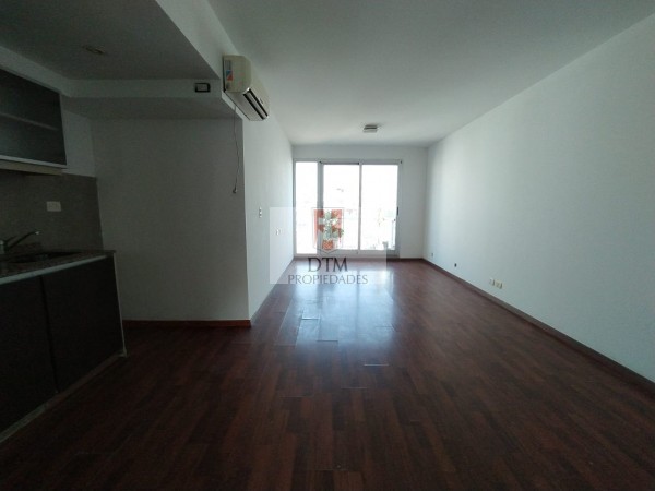 Alquiler al frente, dos ambientes con Balcón, edificio con amenities